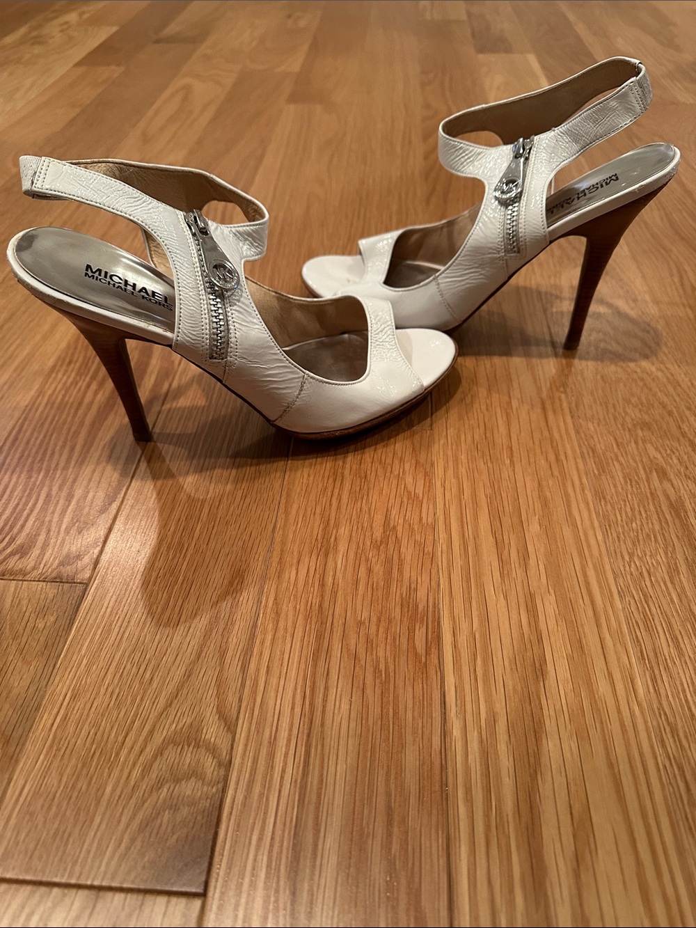 MICHAEL Michael Kors White Leather Zip-Detail Slingback Heels